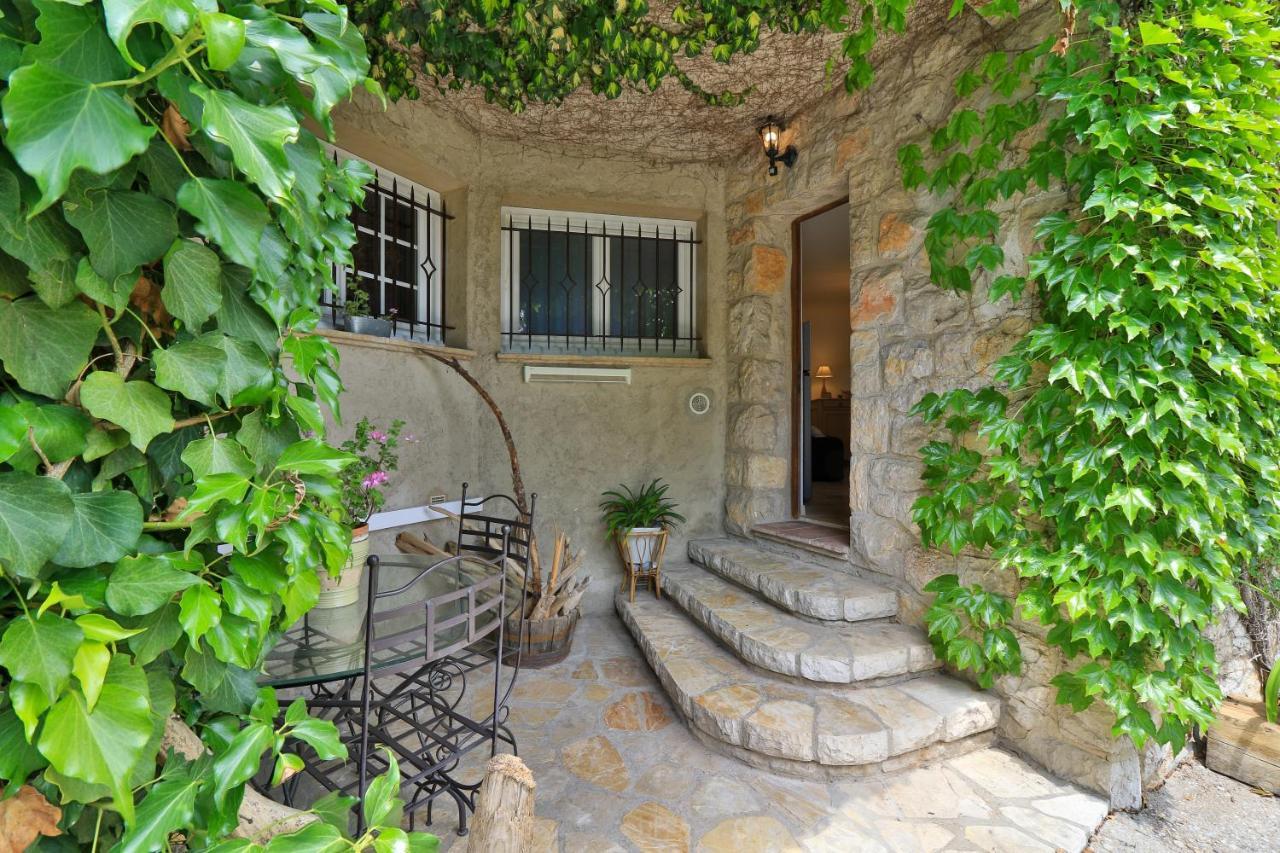 Bed and Breakfast Le Mazet De Tourrettes Zewnętrze zdjęcie